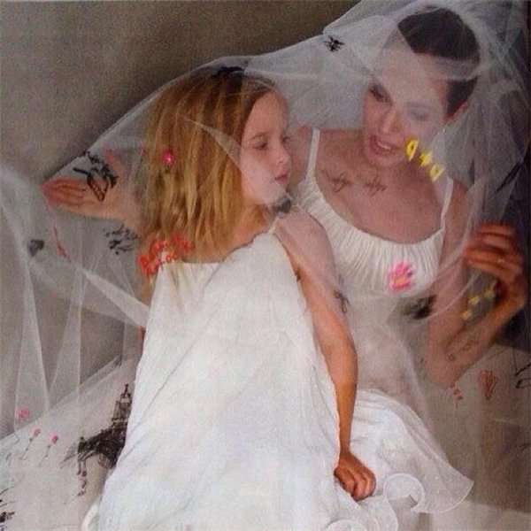 Angelina Jolie's wedding dress featured her kids' drawings | India.com